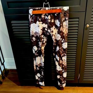 Flattering leggings for exercise and casual wear.